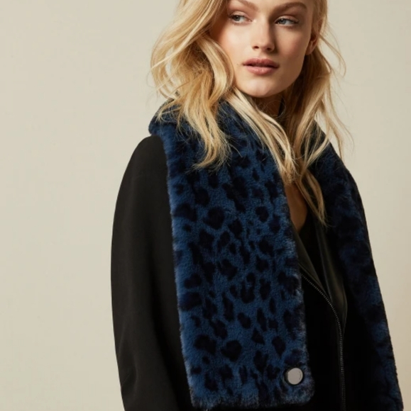 🍒NWT🍒 TED BAKER BLUE LEOPARD SCARF & EAR MUFFS SET - Picture 6 of 10